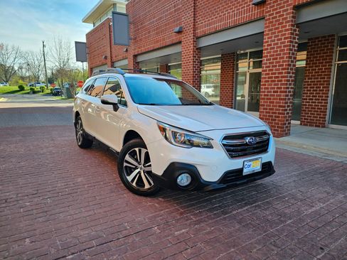 Used 2018 Subaru Outback 2.5i Limited AWD/4WD image 1