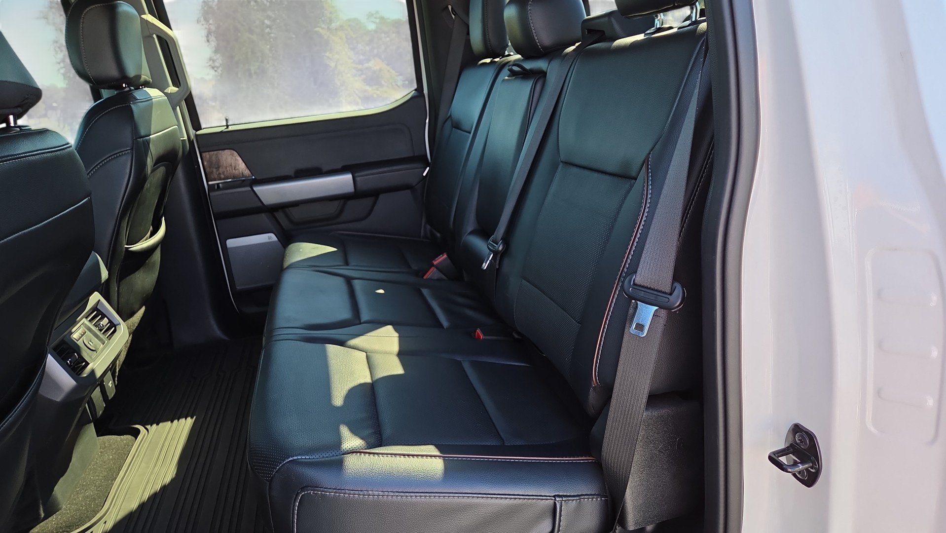 Used 2024 Ford F250 Lariat w/ Lariat Ultimate Package AWD/4WD image 36