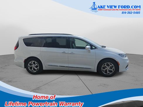 Used 2022 Chrysler Pacifica Limited FWD image 1