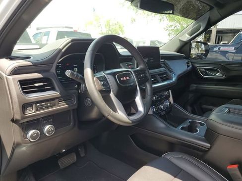 Used 2023 GMC Yukon SLT w/ SLT Luxury Package RWD image 19