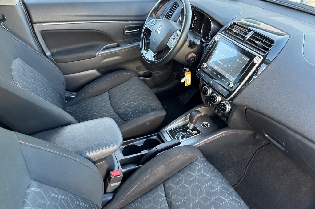 Used 2025 Mitsubishi Outlander Sport ES AWD/4WD image 21