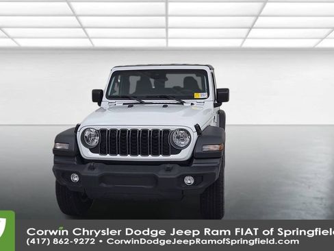 Used 2025 Jeep Wrangler Sport image 5