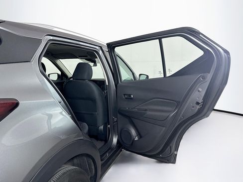 Used 2023 Nissan Kicks SV image 27