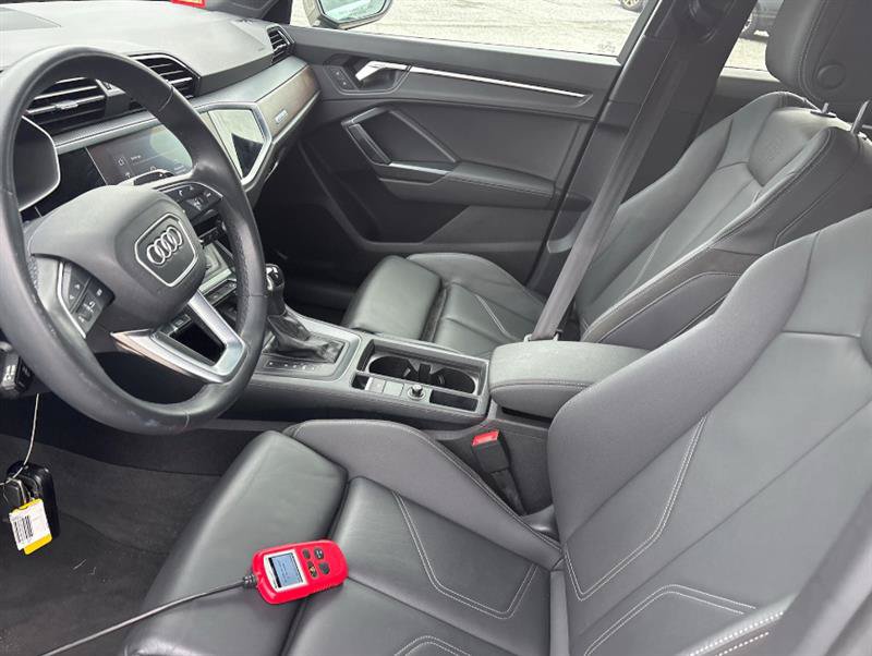 Used 2022 Audi Q3 2.0T Premium w/ Black Optic Sport Package AWD/4WD image 4