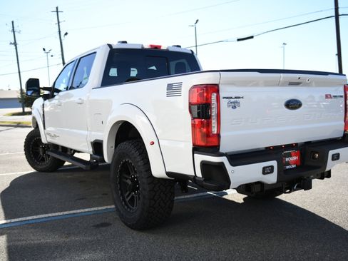 New 2026 Ford F250 Lariat w/ Black Appearance Package image 18