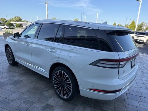 Certified 2024 Lincoln Aviator Black Label w/ Dynamic Handling Package AWD/4WD image 4