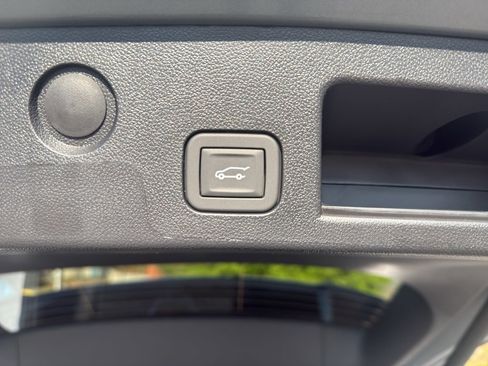 New 2026 Chevrolet Equinox LT w/ Convenience Package II FWD image 21