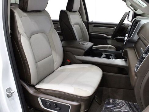 Used 2025 RAM 1500 Laramie image 16