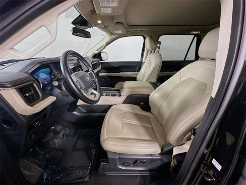 Used 2024 Ford Expedition Limited image 16