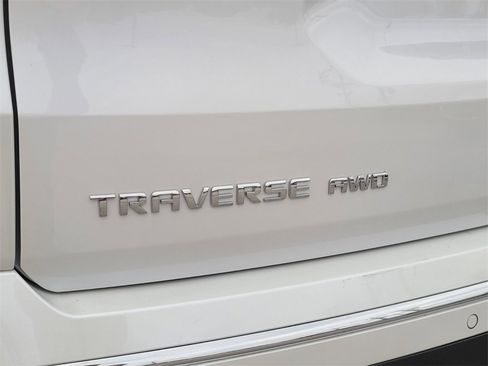 Used 2023 Chevrolet Traverse High Country image 14