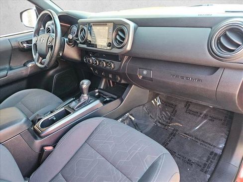 Used 2017 Toyota Tacoma TRD Off-Road w/ Tow Package AWD/4WD image 23