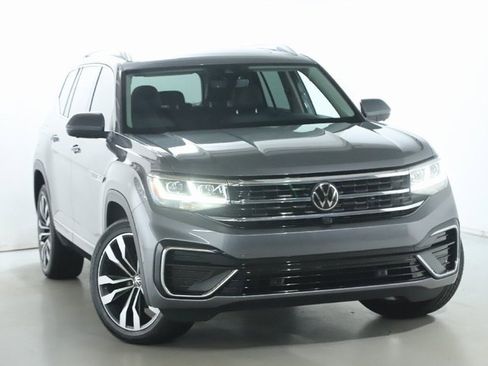 Used 2023 Volkswagen Atlas SEL Premium image 2