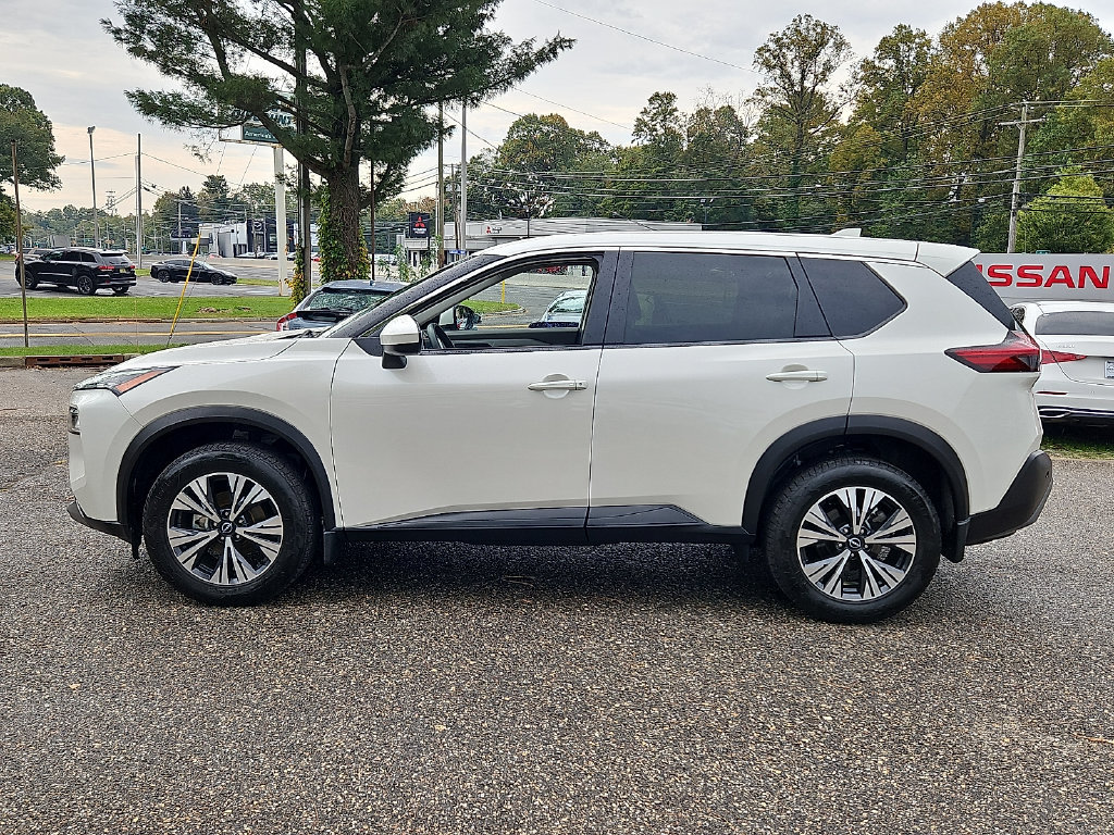 Used 2023 Nissan Rogue SV AWD/4WD image 5