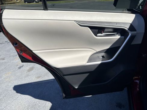 New 2025 Toyota RAV4 XLE w/ Convenience Package FWD image 28