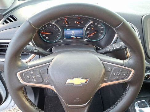 Used 2023 Chevrolet Equinox LT image 18