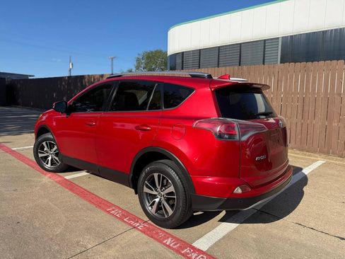 Used 2017 Toyota RAV4 XLE FWD image 5