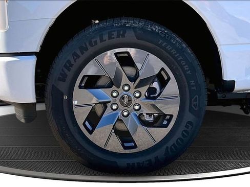 New 2025 Ford F150 Lightning Flash AWD/4WD image 12