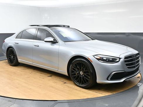 Used 2021 Mercedes-Benz S 580 4MATIC Sedan image 3