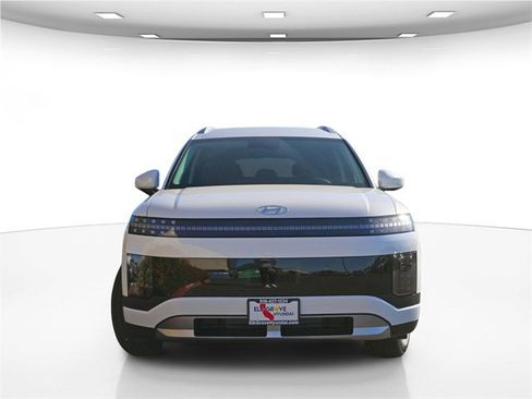 New 2026 Hyundai Ioniq 9 SE image 2