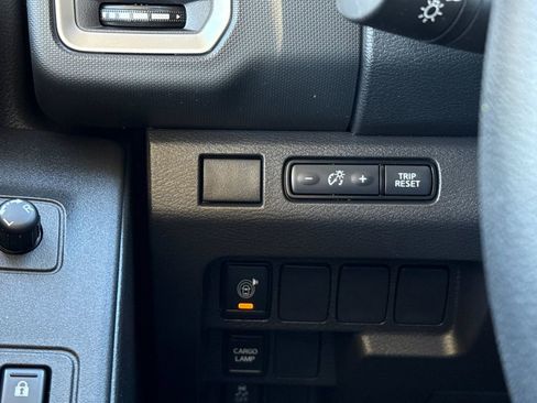 Used 2023 Nissan Frontier SV w/ Technology Package image 37