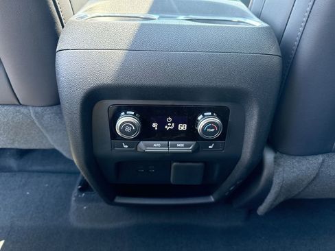 New 2026 GMC Acadia AT4 w/ Luxury Package AWD/4WD image 22