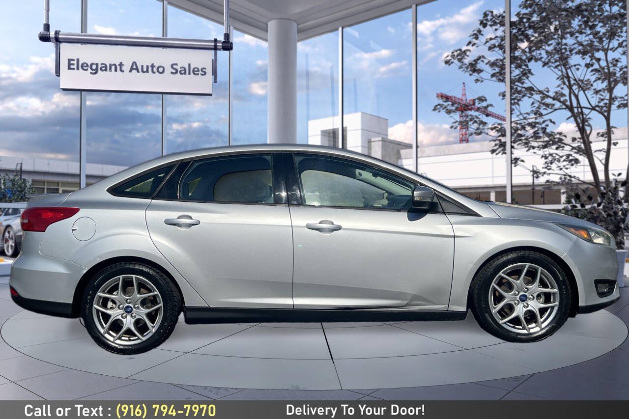 Used 2015 Ford Focus SE w/ Equipment Group 201A FWD image 4