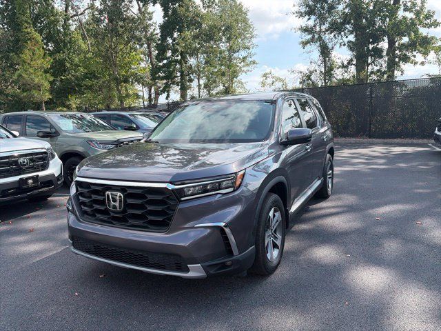 Used 2025 Honda Pilot EX-L image 2