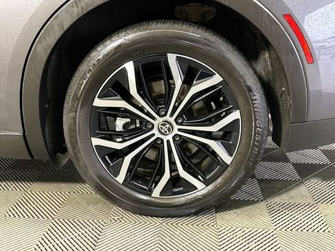 Certified 2024 Toyota Crown Limited image 33