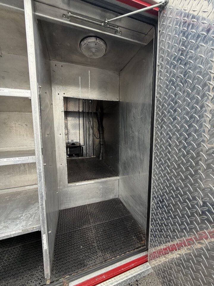 Used 1999 Ford F450 4x4 Regular Cab Super Duty image 38