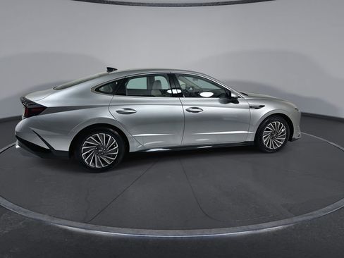 Certified 2025 Hyundai Sonata SEL FWD image 9