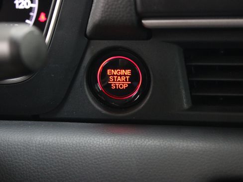 Used 2024 Honda Pilot EX-L image 17