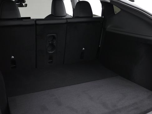 Used 2026 Tesla Model Y 2WD image 31