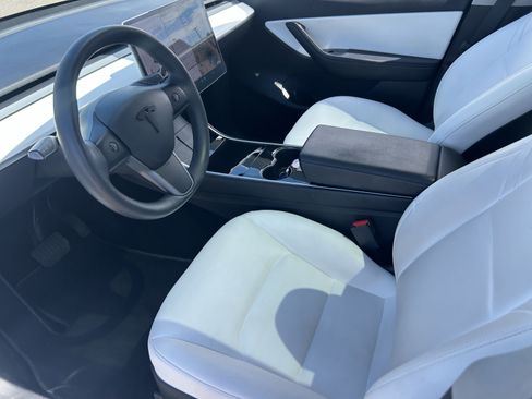 Used 2021 Tesla Model Y 2WD image 24
