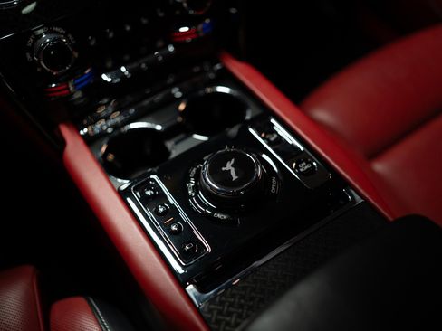Used 2022 Rolls-Royce Cullinan Black Badge AWD/4WD image 12