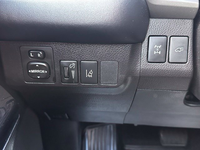Used 2018 Toyota RAV4 Limited w/ Advanced Technology Package AWD/4WD image 19