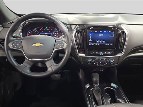 Used 2023 Chevrolet Traverse LT w/ LT Premium Package image 9