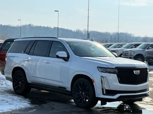 Used 2023 Cadillac Escalade Sport Platinum w/ LPO, ONYX Package image 48