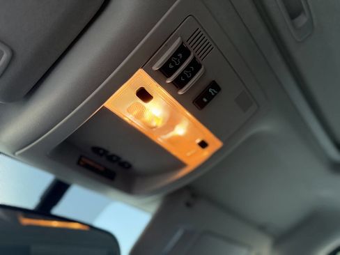 Used 2013 Chevrolet Tahoe LTZ image 18