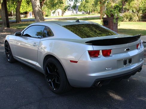 Used 2010 Chevrolet Camaro SS w/ RS Package image 32
