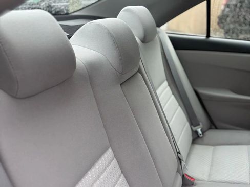 Used 2017 Toyota Camry XLE image 15