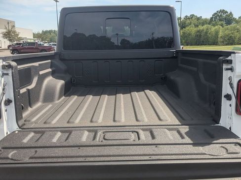 New 2026 Jeep Gladiator Sport AWD/4WD image 26
