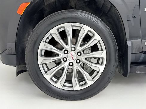 Used 2023 GMC Yukon Denali w/ Advanced Technology Package AWD/4WD image 34