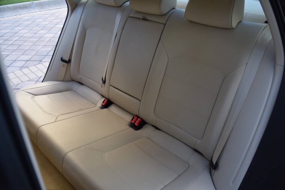Used 2014 Volkswagen Passat TDI SE FWD image 43
