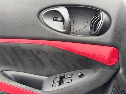 Certified 2024 Nissan Z Performance w/ Floor Mat Package image 16