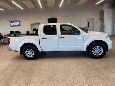 Used 2021 Nissan Frontier SV w/ SV Utility Package AWD/4WD image 4