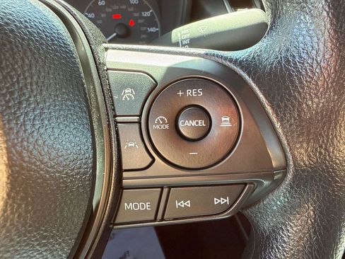 Used 2025 Toyota Corolla Cross AWD Hybrid image 15