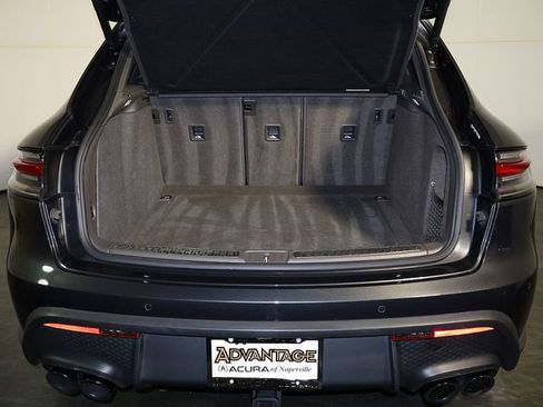 Used 2024 Porsche Macan AWD/4WD image 29