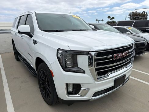 Used 2021 GMC Yukon XL SLT w/ SLT Premium Package AWD/4WD image 3