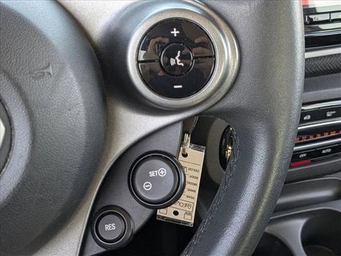 Used 2016 smart fortwo pure image 14