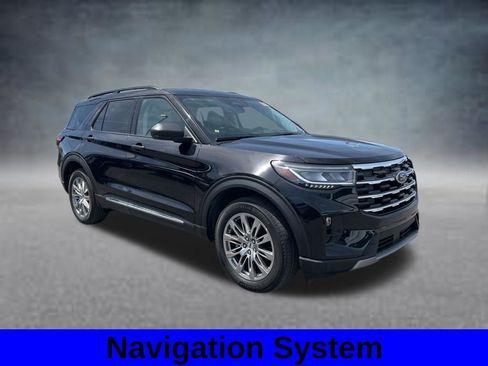 Used 2025 Ford Explorer Active w/ Active Comfort Package AWD/4WD image 4
